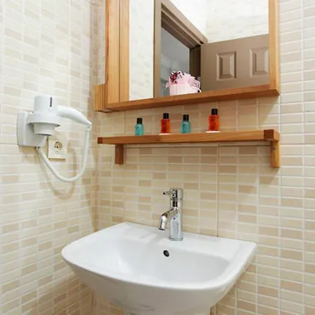 Hotel Dora 3*