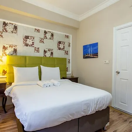 Hotel Dora