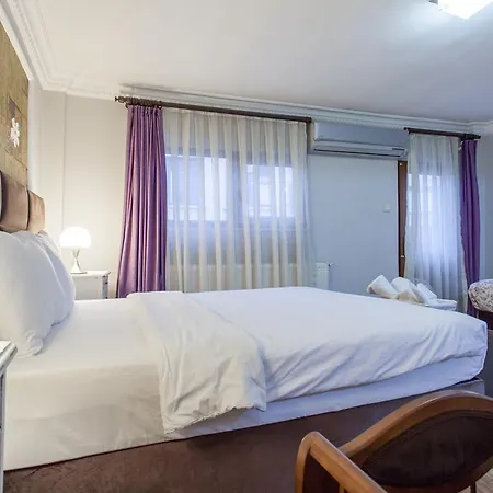 Hotel Dora 3*