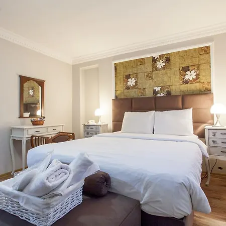 Hotel Dora 3*