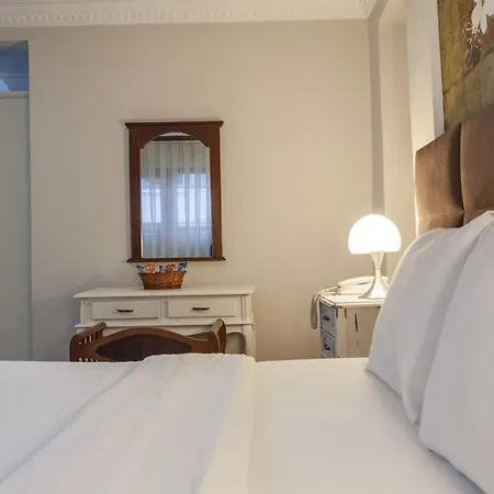 Hotel Dora 3*