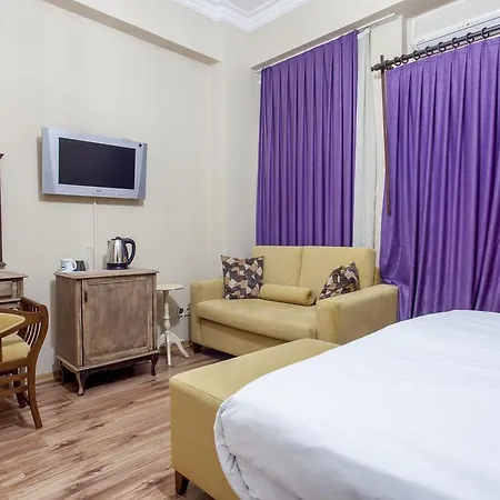 Hotel Dora 3*