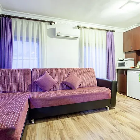 Hotel Dora