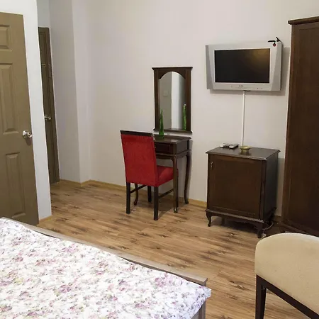 Hotel Dora