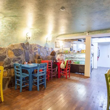 Otel Dora