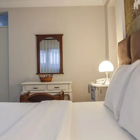 Hotel Dora 3*