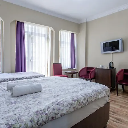 Hotel Dora