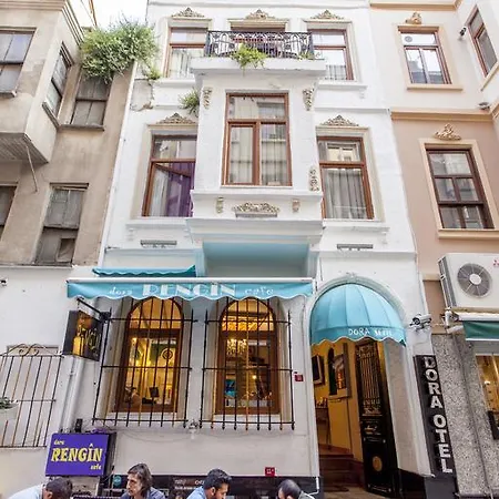Hotel Dora